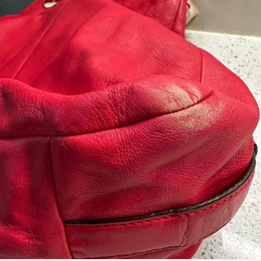 Coach Pink Madison Maggie Hobo model. - Picture 8 of 10